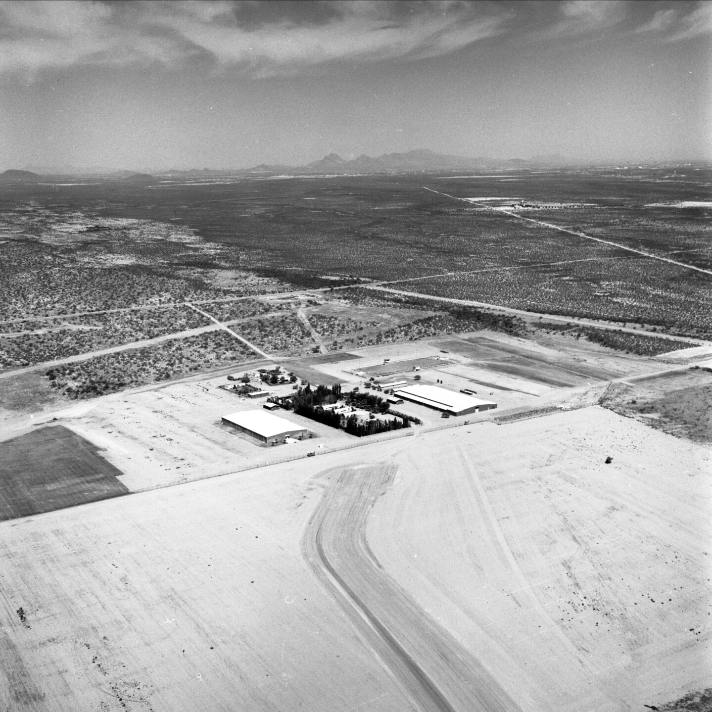 Tucson aerial photos, 1975